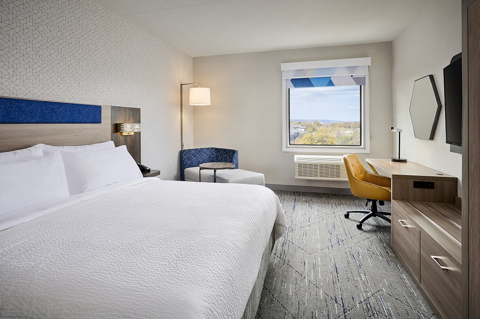 Hotel and Resort Photographer and Photo Stylist specializing in Luxury Hotel and Resort photography of architectural interiors, exteriors, food & beverage and lifestyle by Carole & Roy Timm Photography